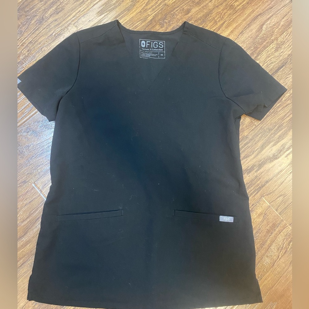 Figs scrub top